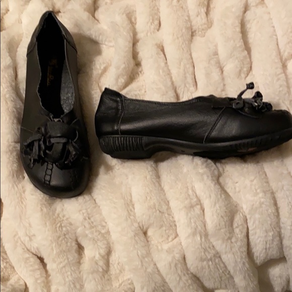 Shoes - Picture 2 of 2